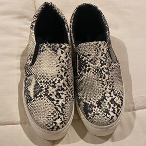 Qupid Ladies Slip-On Loafers in Black & White Snake Print